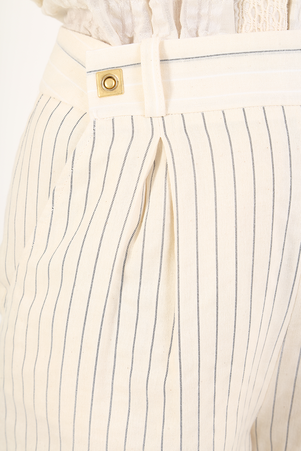 SHORTS CHATELET FRAMED
